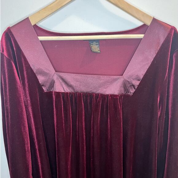 Susan Lawrence Women's Burgundy Velvet Top Size 2x Wide Sleeve‎ - Picture 4 of 6
